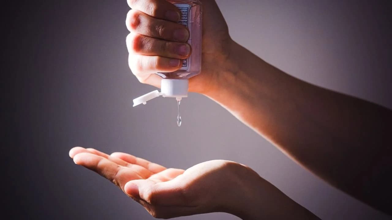 Ist Handdesinfektionsmittel ein guter Wärmeleitpaste-Entferner?